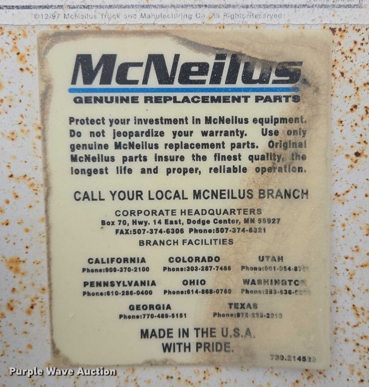 image for item DT7201 2001 International 5500i ready mix truck