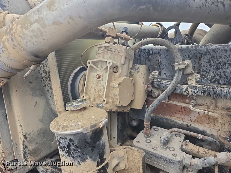 image for item DT7201 2001 International 5500i ready mix truck