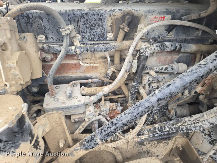 image for item DT7201 2001 International 5500i ready mix truck