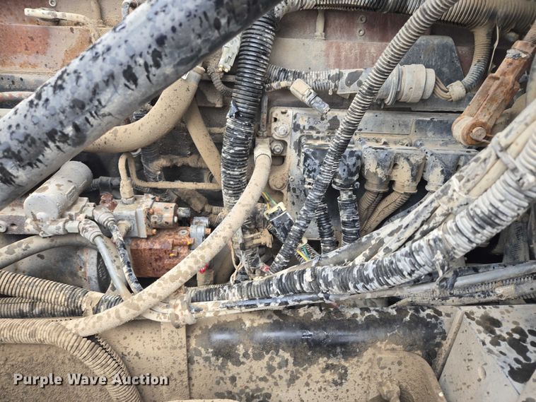 image for item DT7201 2001 International 5500i ready mix truck