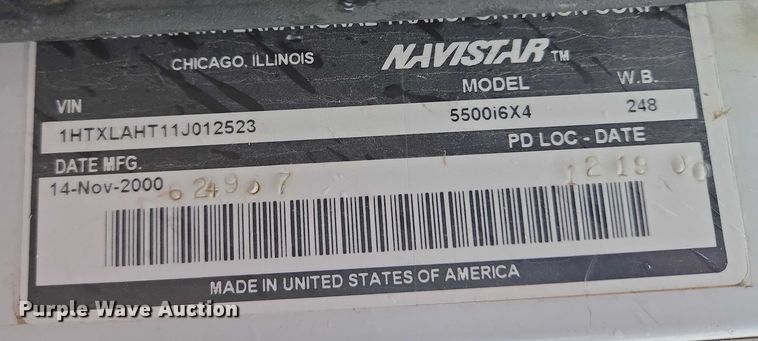 image for item DT7201 2001 International 5500i ready mix truck