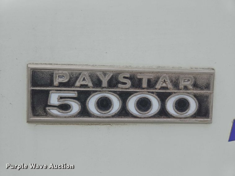 image for item DT7202 2000 International 5000 ready mix truck