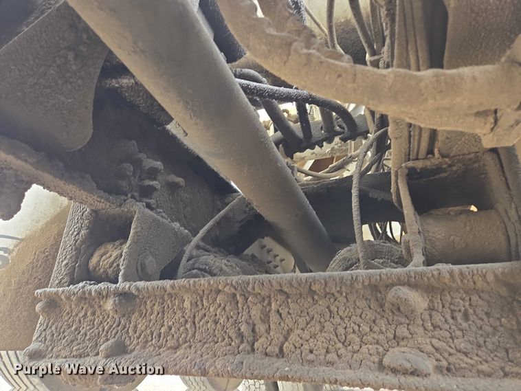 image for item DT7202 2000 International 5000 ready mix truck