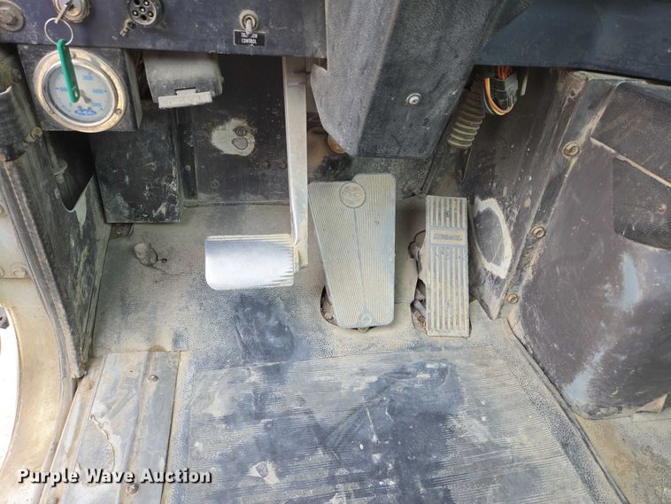 image for item DT7202 2000 International 5000 ready mix truck