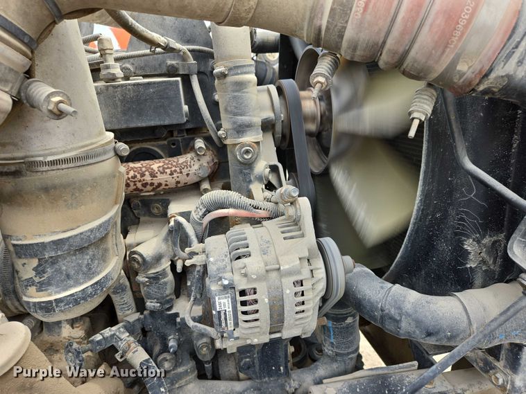 image for item DT7202 2000 International 5000 ready mix truck