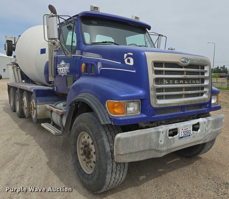 image for item DT7203 2004 Sterling LT9500 ready mix truck