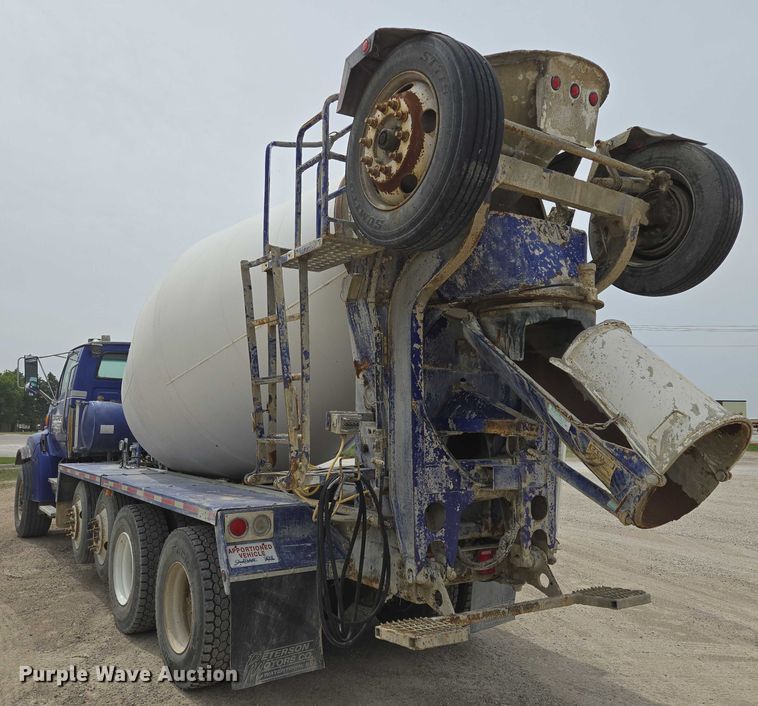 image for item DT7203 2004 Sterling LT9500 ready mix truck