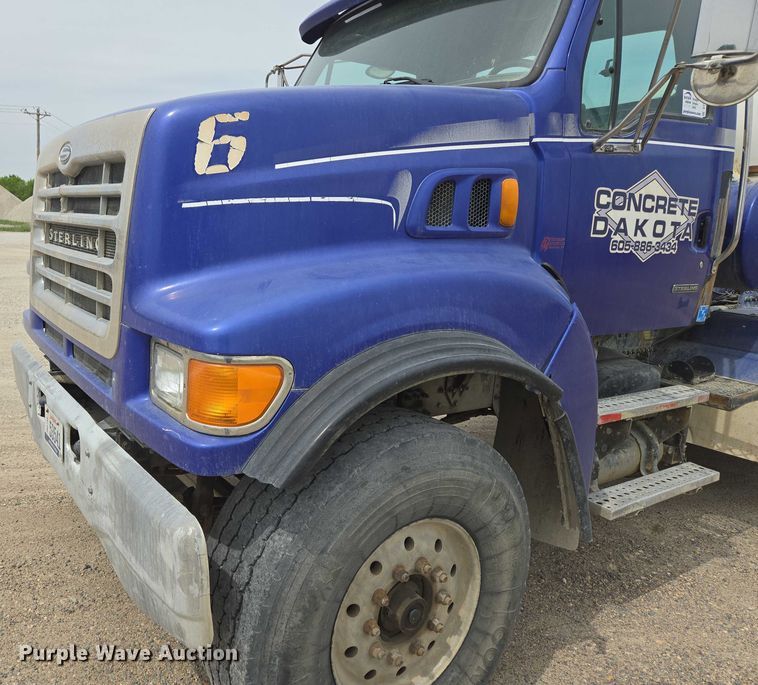 image for item DT7203 2004 Sterling LT9500 ready mix truck