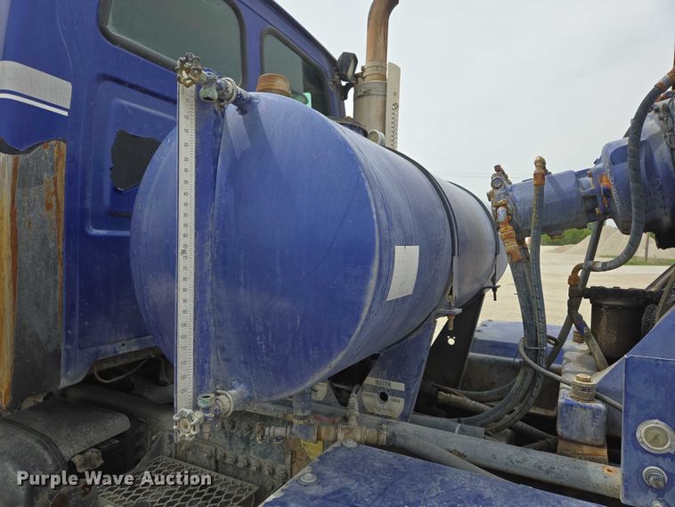 image for item DT7203 2004 Sterling LT9500 ready mix truck