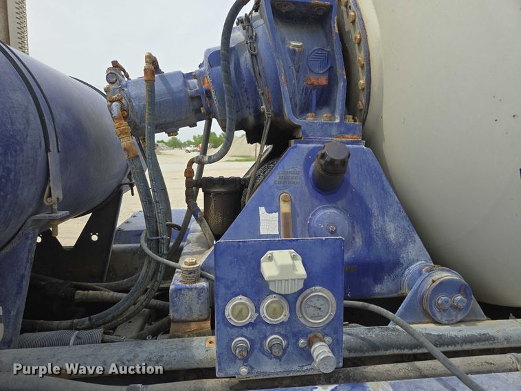 image for item DT7203 2004 Sterling LT9500 ready mix truck