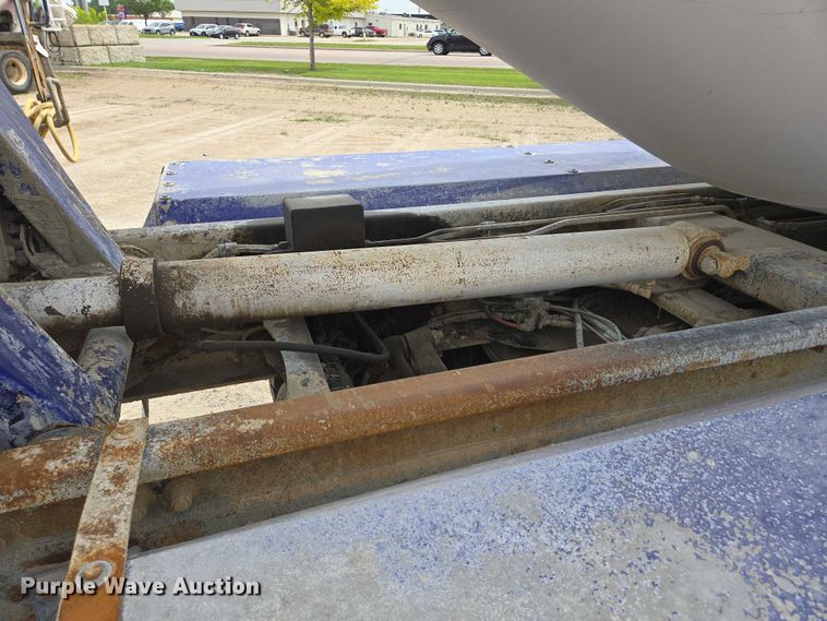 image for item DT7203 2004 Sterling LT9500 ready mix truck