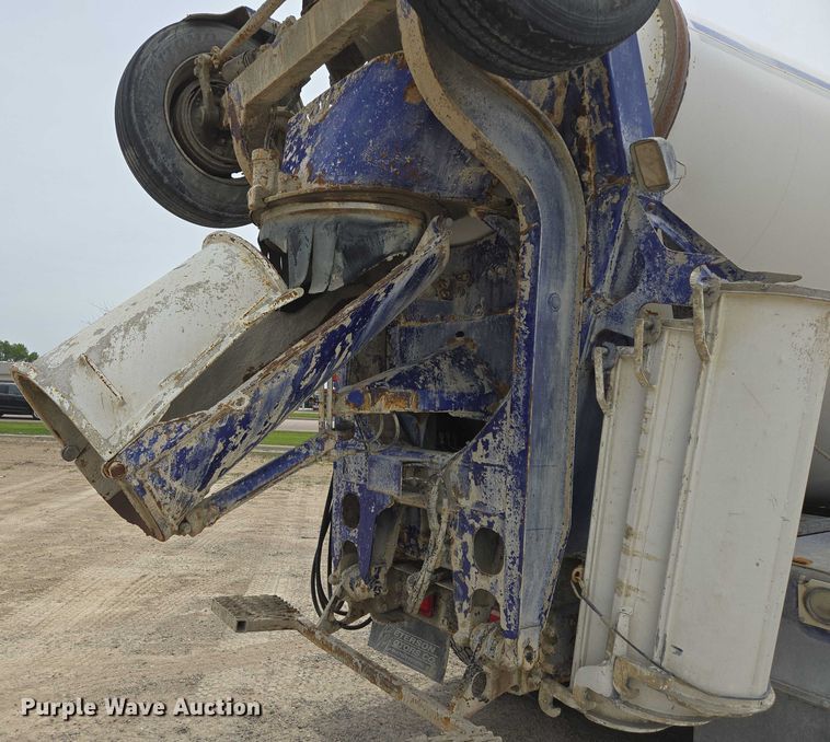 image for item DT7203 2004 Sterling LT9500 ready mix truck