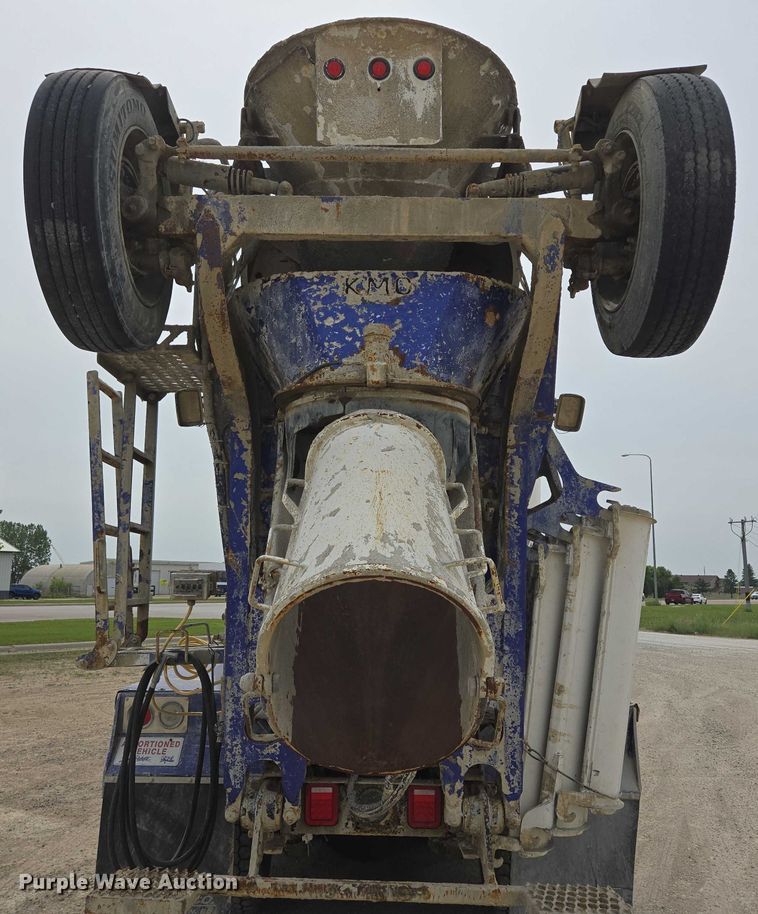 image for item DT7203 2004 Sterling LT9500 ready mix truck