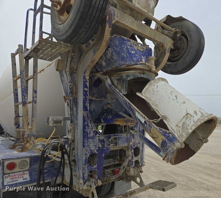 image for item DT7203 2004 Sterling LT9500 ready mix truck