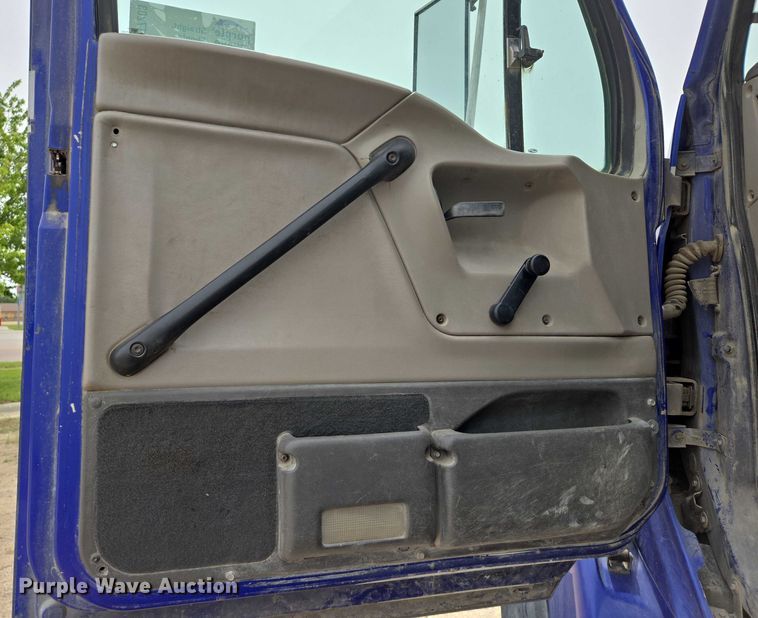 image for item DT7203 2004 Sterling LT9500 ready mix truck