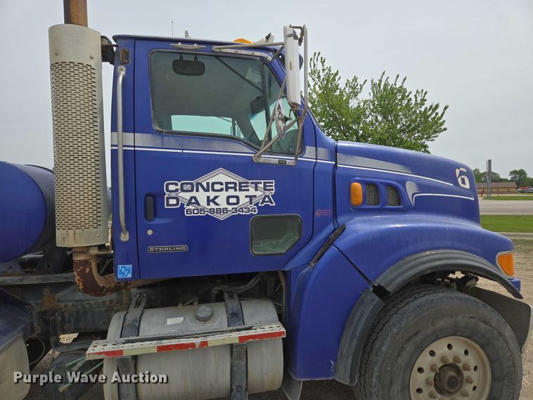image for item DT7203 2004 Sterling LT9500 ready mix truck