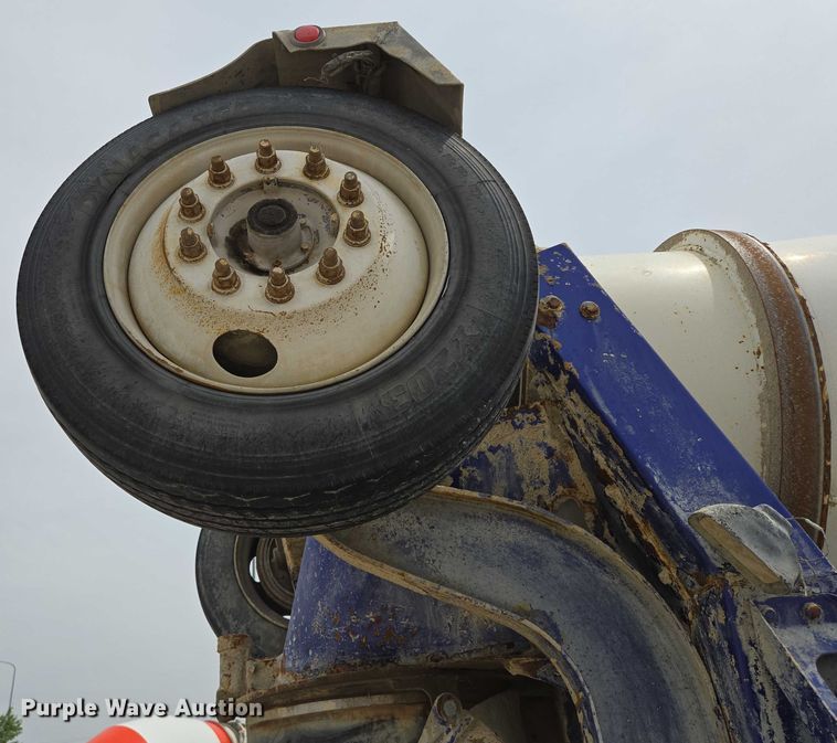 image for item DT7203 2004 Sterling LT9500 ready mix truck