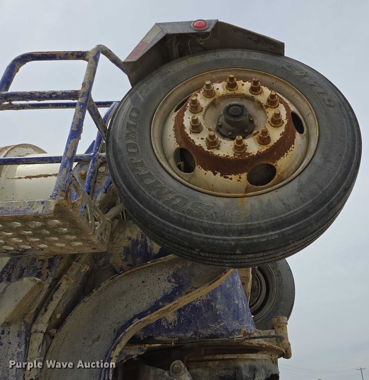 image for item DT7203 2004 Sterling LT9500 ready mix truck