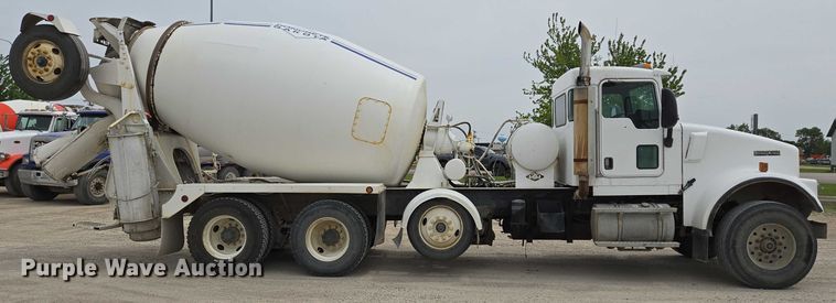 image for item DT7204 2004 Kenworth W900 ready mix truck