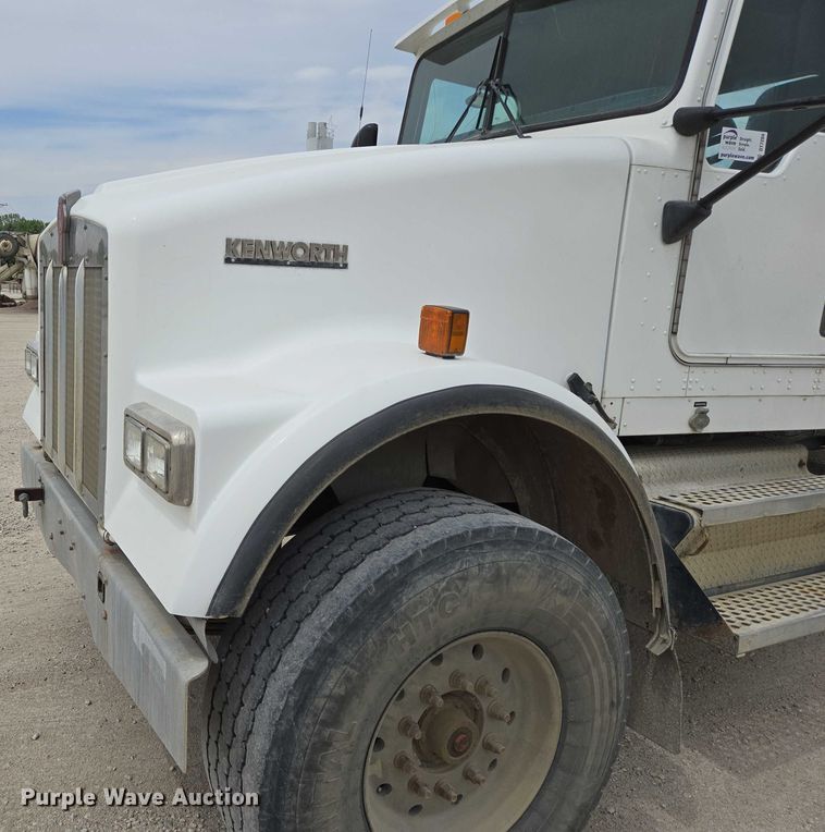 image for item DT7204 2004 Kenworth W900 ready mix truck