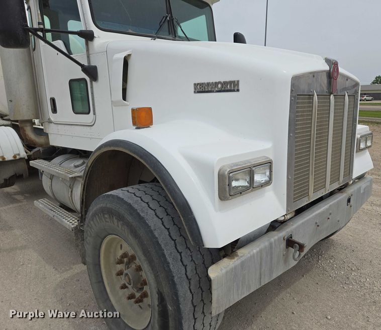 image for item DT7204 2004 Kenworth W900 ready mix truck