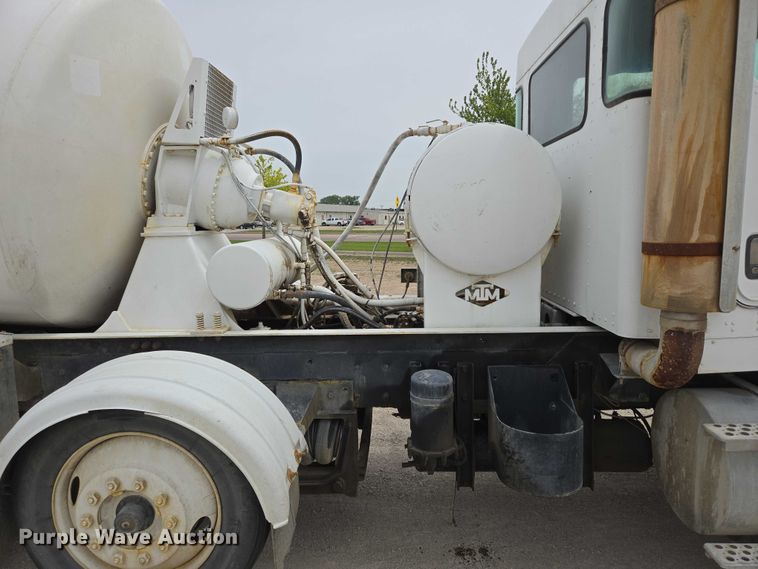 image for item DT7204 2004 Kenworth W900 ready mix truck