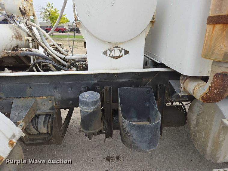 image for item DT7204 2004 Kenworth W900 ready mix truck