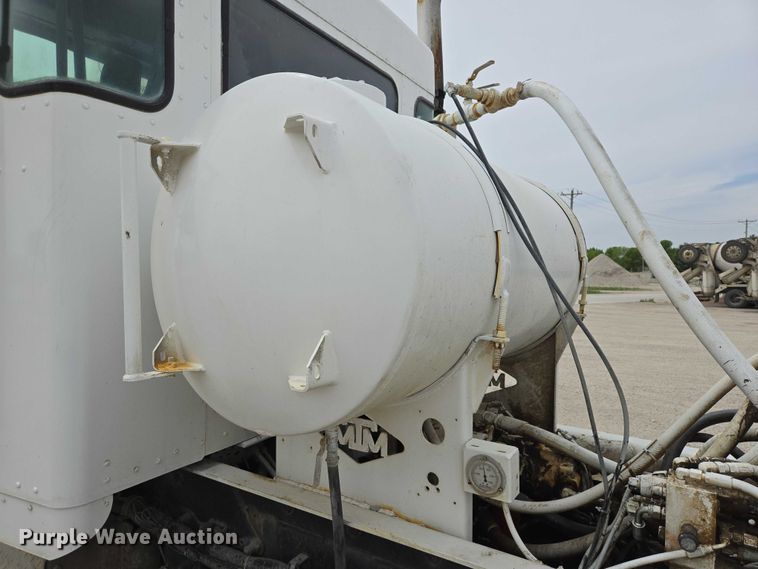 image for item DT7204 2004 Kenworth W900 ready mix truck