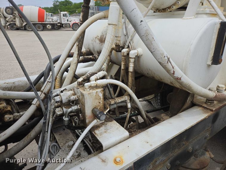 image for item DT7204 2004 Kenworth W900 ready mix truck