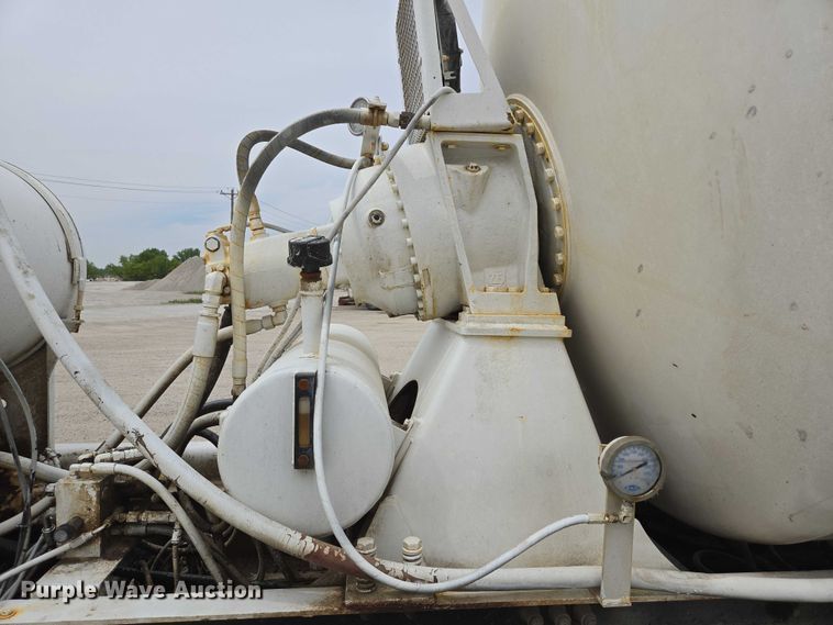 image for item DT7204 2004 Kenworth W900 ready mix truck