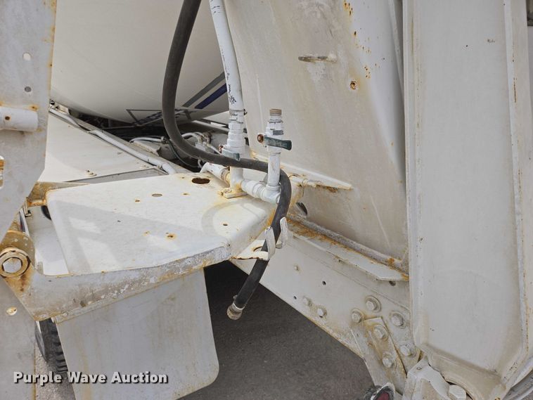 image for item DT7204 2004 Kenworth W900 ready mix truck