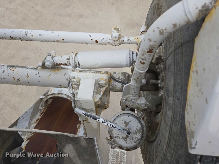 image for item DT7204 2004 Kenworth W900 ready mix truck