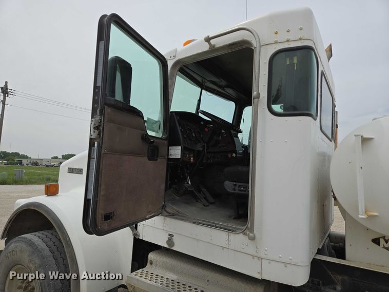 image for item DT7204 2004 Kenworth W900 ready mix truck
