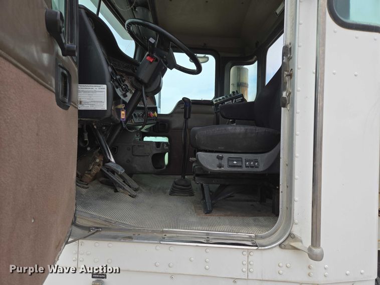 image for item DT7204 2004 Kenworth W900 ready mix truck