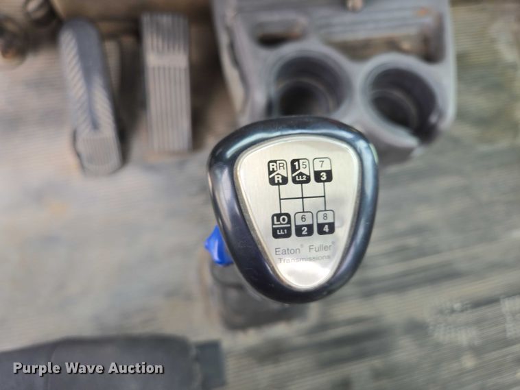 image for item DT7204 2004 Kenworth W900 ready mix truck