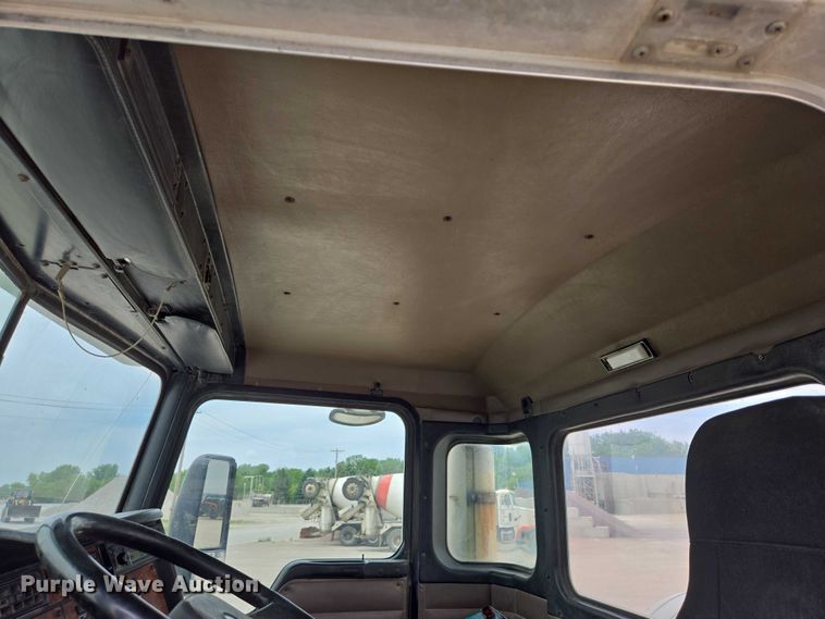 image for item DT7204 2004 Kenworth W900 ready mix truck