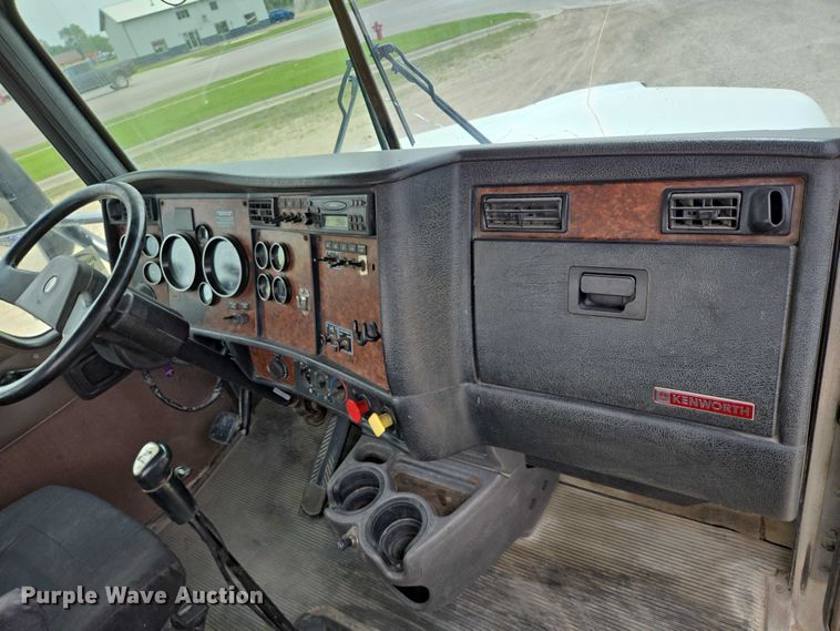 image for item DT7204 2004 Kenworth W900 ready mix truck