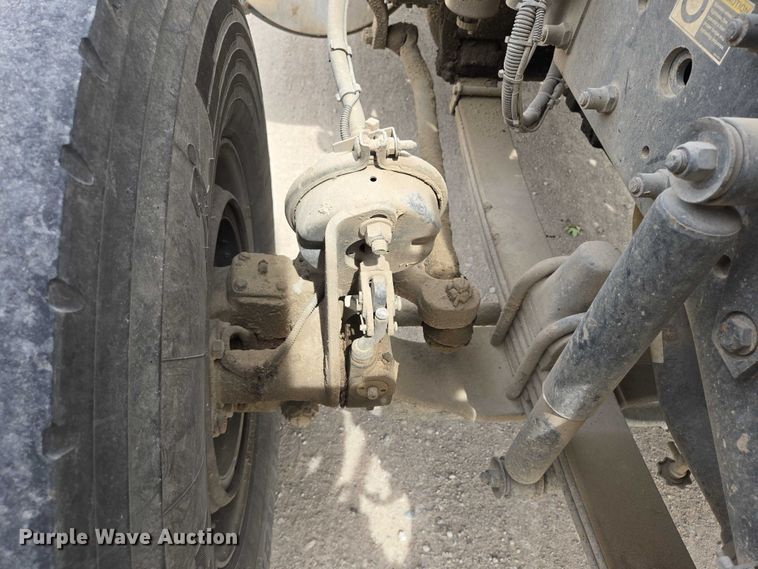 image for item DT7204 2004 Kenworth W900 ready mix truck