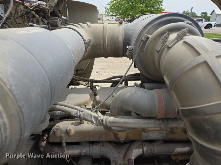 image for item DT7204 2004 Kenworth W900 ready mix truck