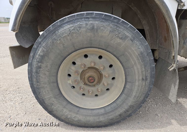 image for item DT7204 2004 Kenworth W900 ready mix truck