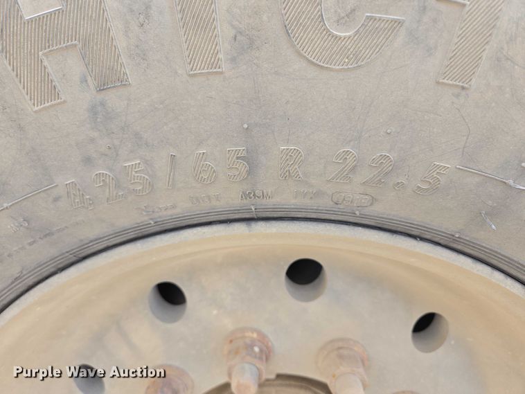 image for item DT7204 2004 Kenworth W900 ready mix truck