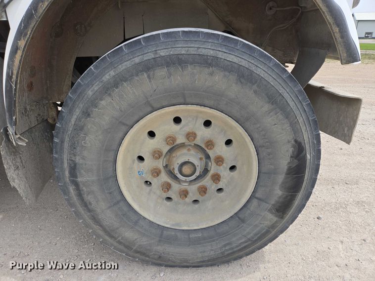 image for item DT7204 2004 Kenworth W900 ready mix truck