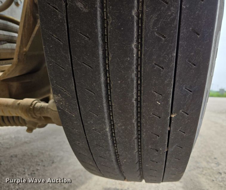 image for item DT7204 2004 Kenworth W900 ready mix truck