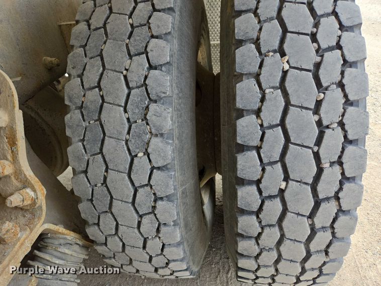 image for item DT7204 2004 Kenworth W900 ready mix truck