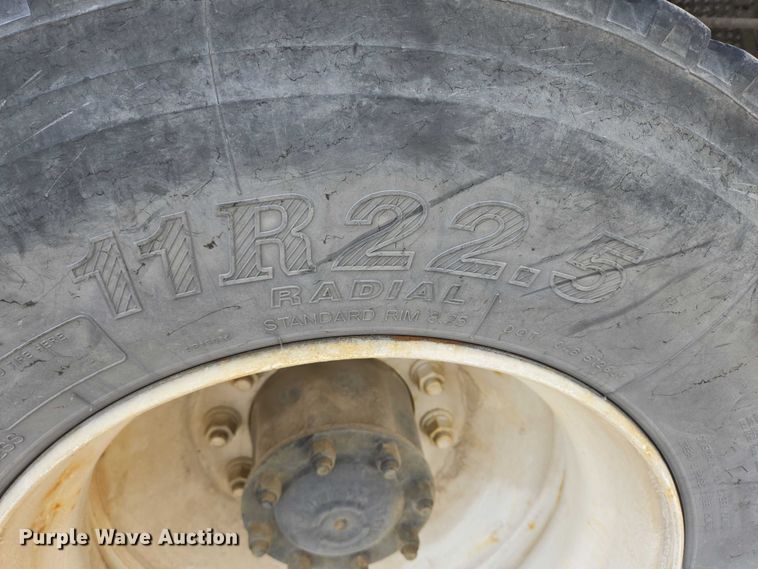 image for item DT7204 2004 Kenworth W900 ready mix truck