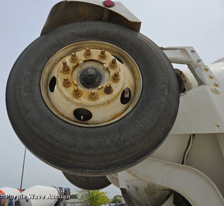 image for item DT7204 2004 Kenworth W900 ready mix truck