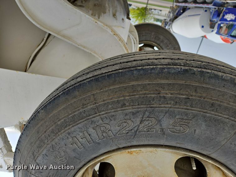 image for item DT7204 2004 Kenworth W900 ready mix truck