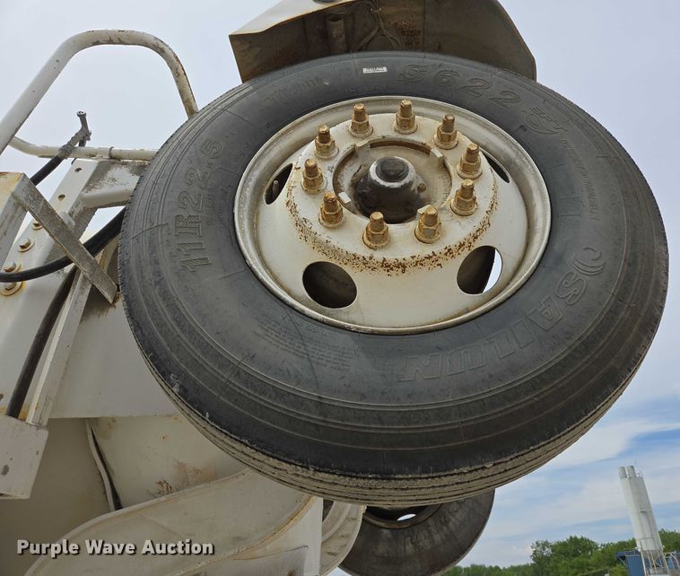 image for item DT7204 2004 Kenworth W900 ready mix truck