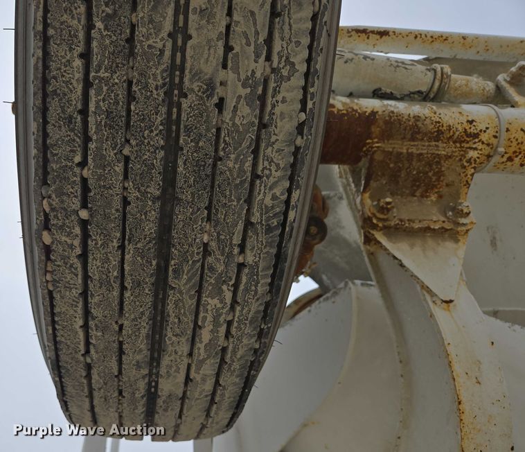 image for item DT7204 2004 Kenworth W900 ready mix truck