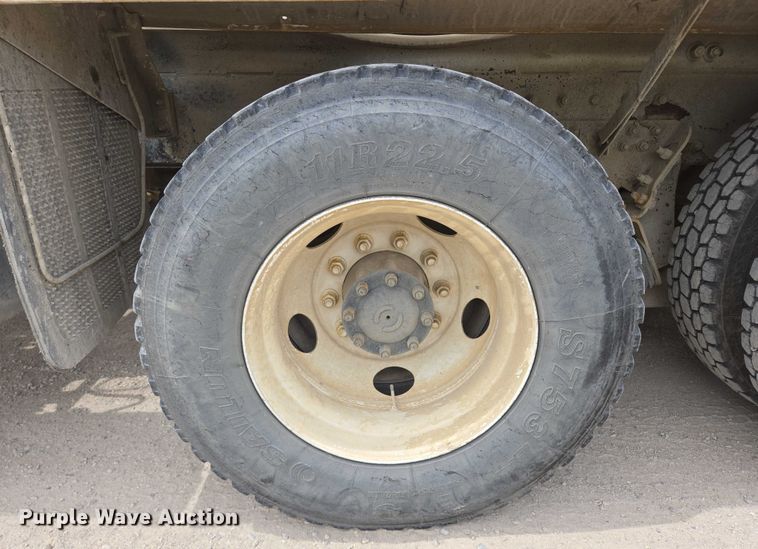 image for item DT7204 2004 Kenworth W900 ready mix truck